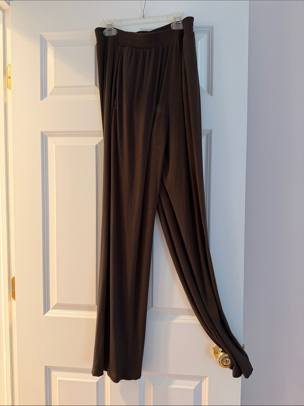 Relaxed Wide-Leg Women's Pants - Brown